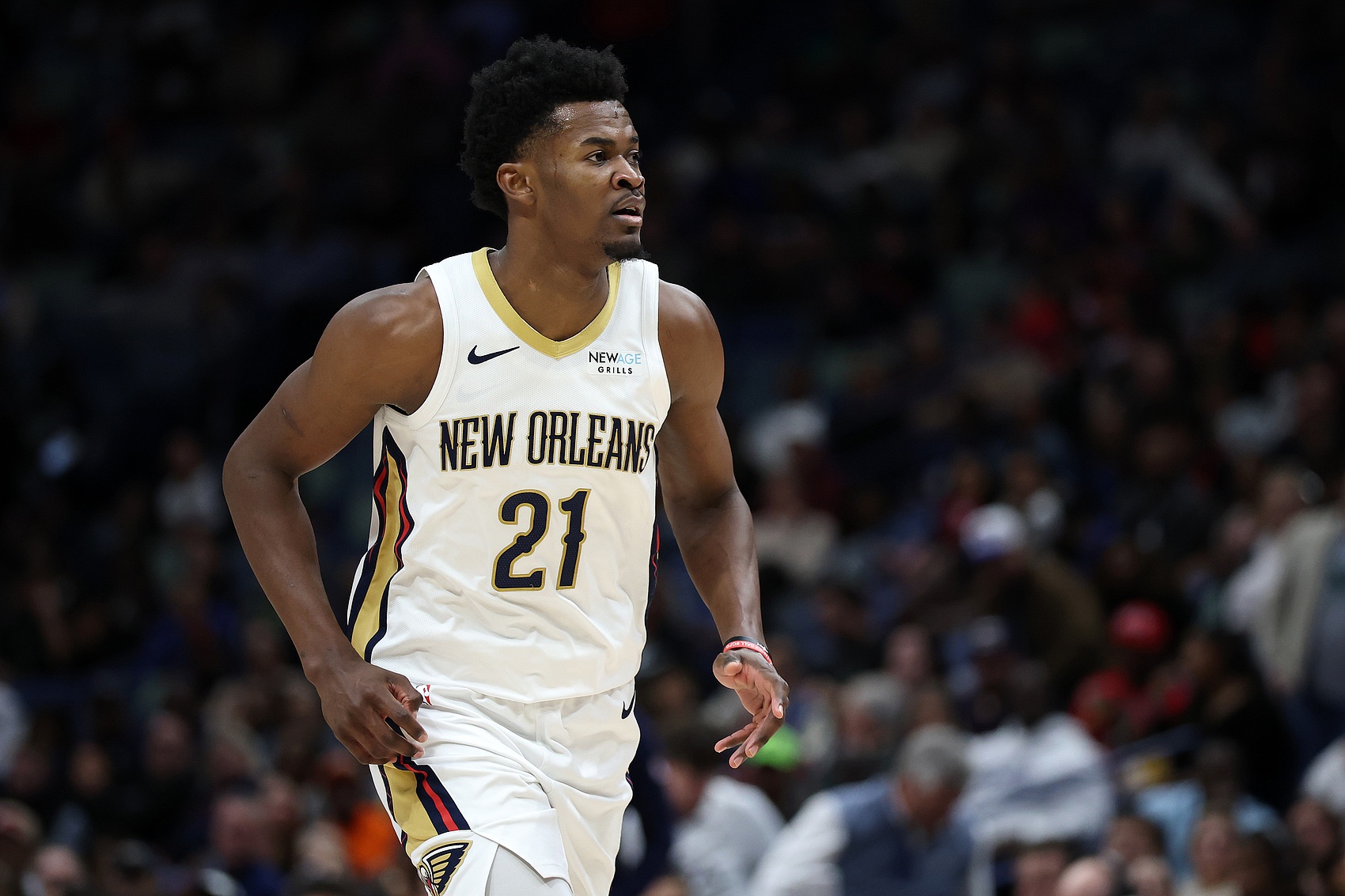 开云体育平台-上头了！锡安强攻出手 球还在篮筐上方时米西补篮被吹进攻干扰球