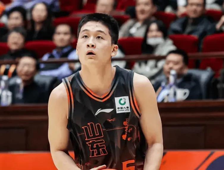 开云-爱游戏-胜宁波队内复盘！邱彪点王证，与纪民尚直指团队，2人激情击掌！